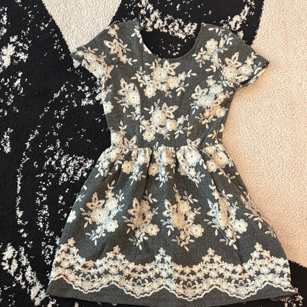 Just Me Gray Floral Midi Dress